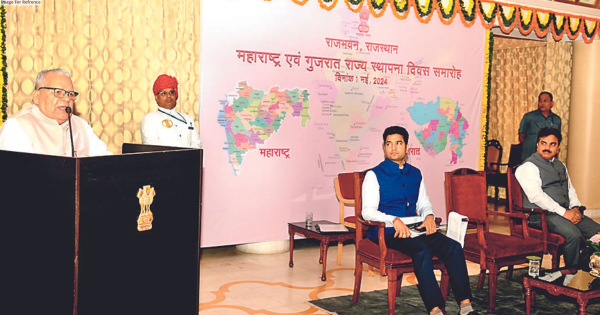 Gujarat & Maharashtra’s Foundation Days celebrated at Raj Bhavan